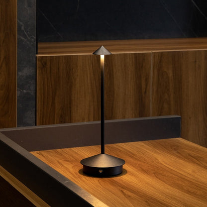 Luma Bar – Bezprzewodowa Lampa Stołowa LED z Regulacją Jasności