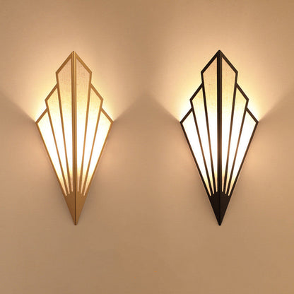 Nordlys Frame – Elegancka Lampa Ścienna z Lnu i Metalu