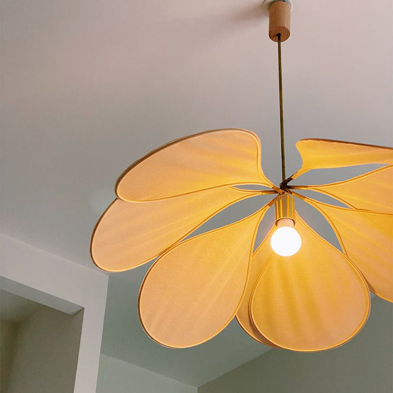 Luna Bloom – Artystyczna Lampa Wisząca w Kształcie Kwiatu
