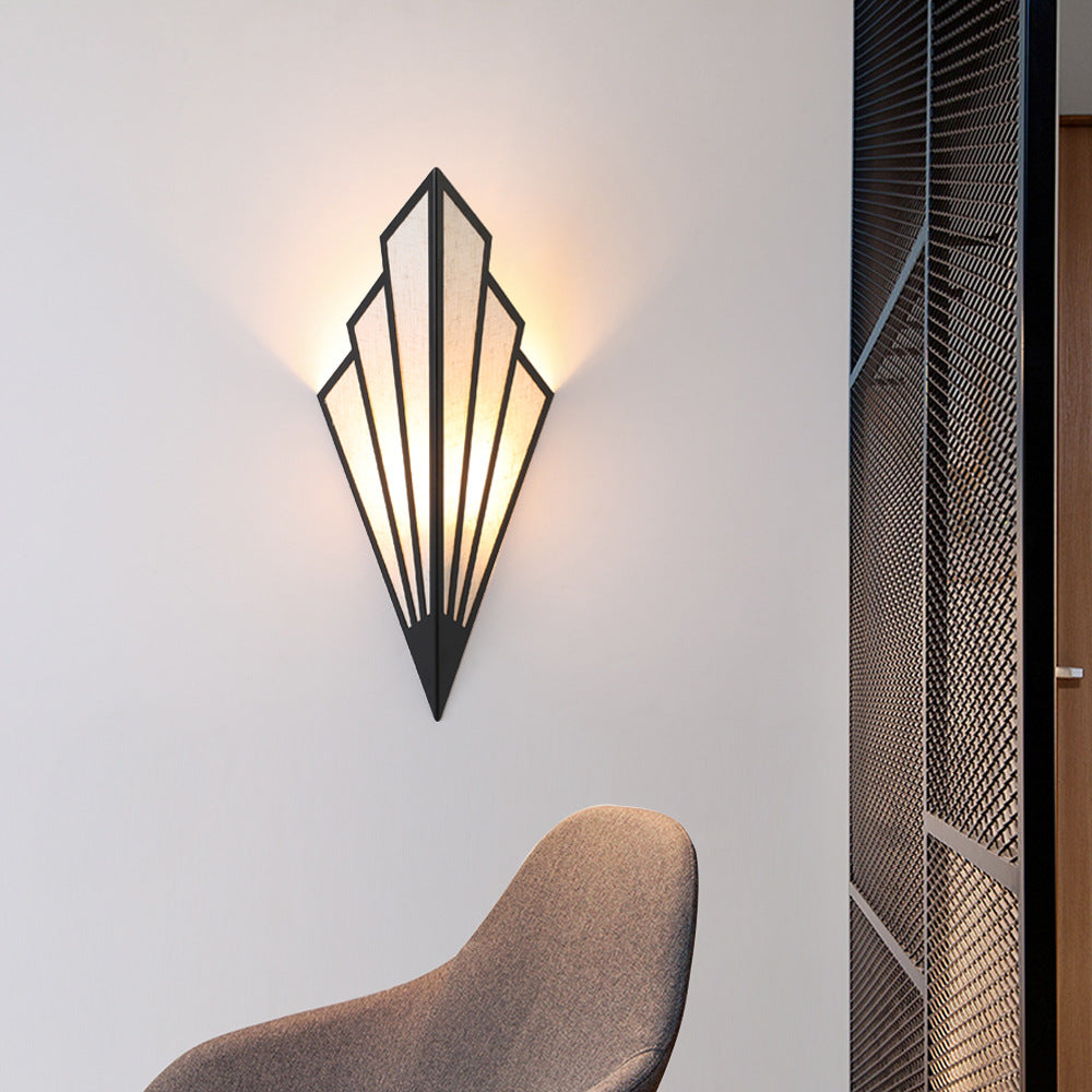 Nordlys Frame – Elegancka Lampa Ścienna z Lnu i Metalu