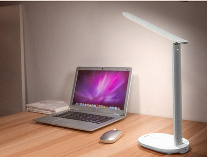LumaCharge – Ładowalna lampa stołowa LED