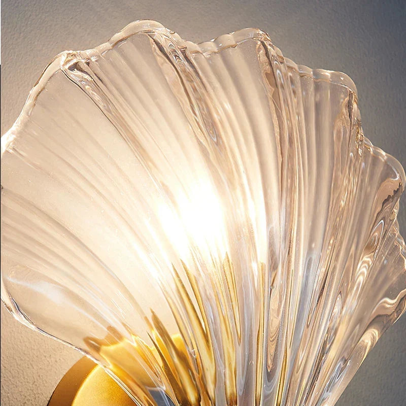 Pearl Shell Wall Lamp – sea-inspired elegance with warm light