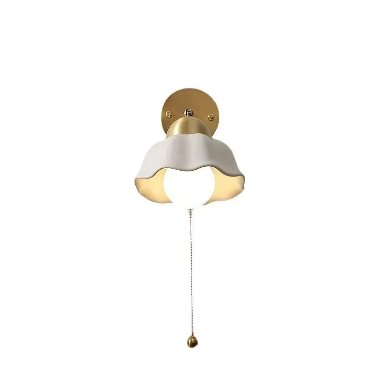 WaveGlow wall light with a wavy shade