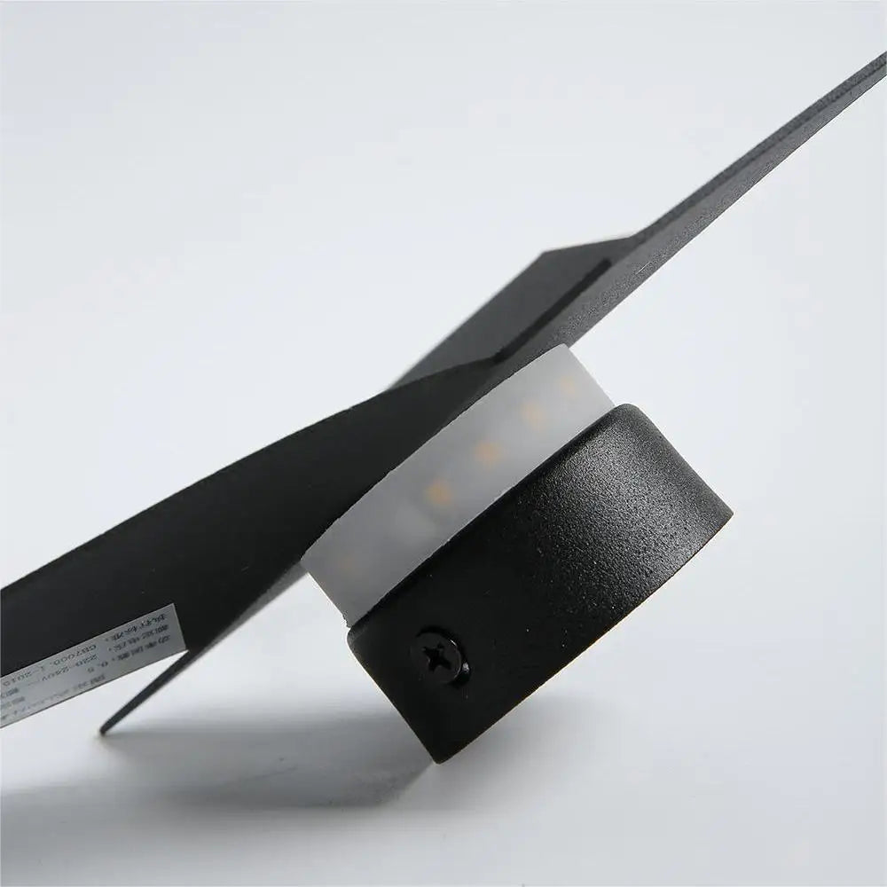 LED Wall Light Origami Bird – artistic light in a lightweight form