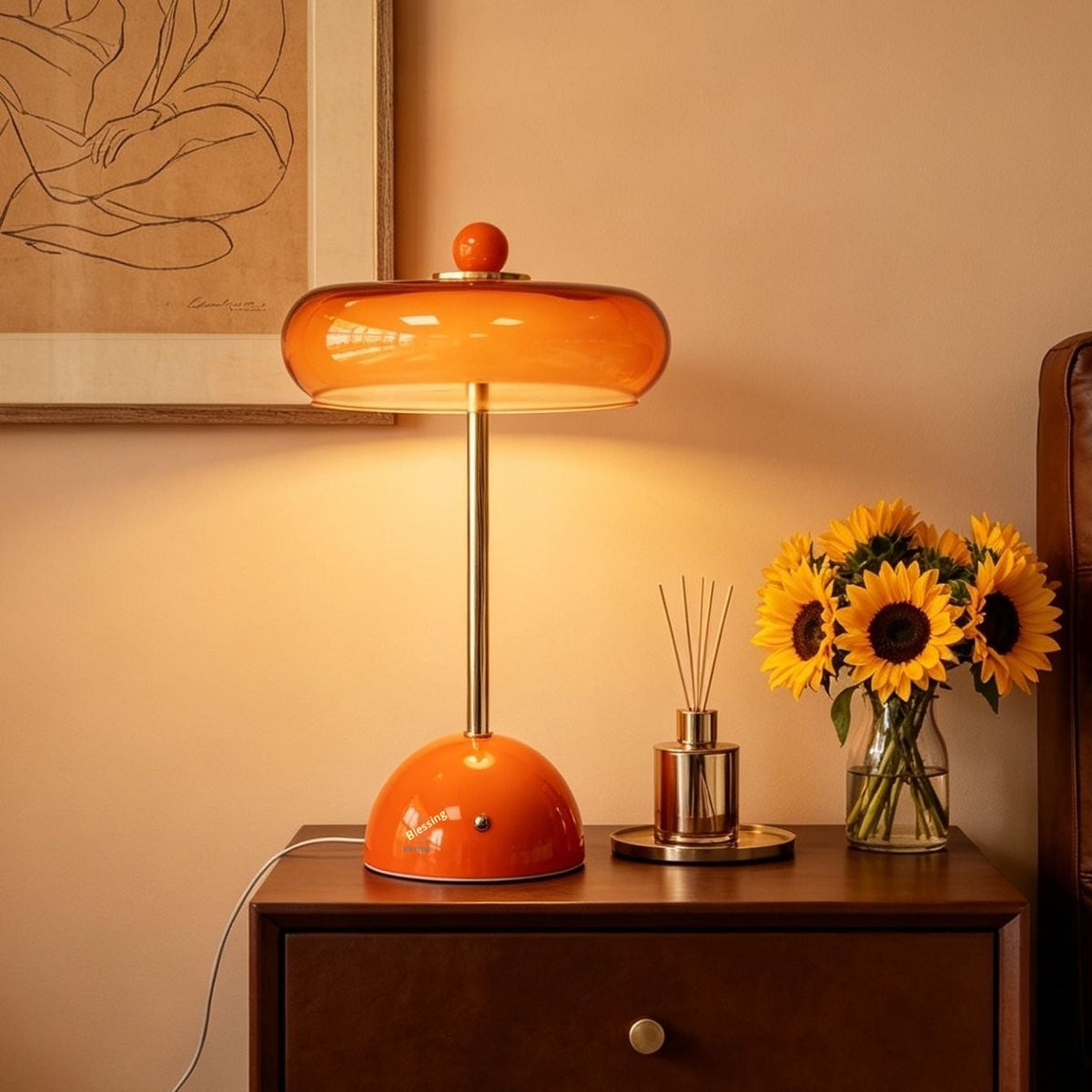 Mira – Retro lampa stołowa LED w kolorze kremowym