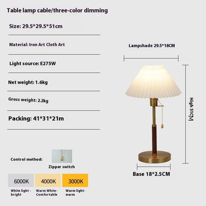 Luma Pleat – Elegancka Lampa Podłogowa z Plisowanym Abażurem