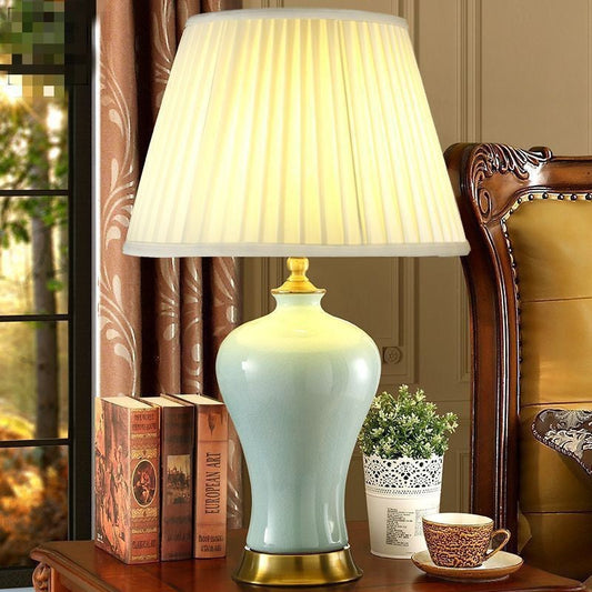 Luma Ceramic – Elegancka Lampa Stołowa z Ceramiczną Podstawą