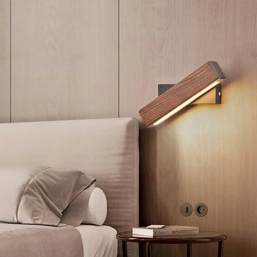 Nordlys wooden wall lamp – warm light in Nordic elegance