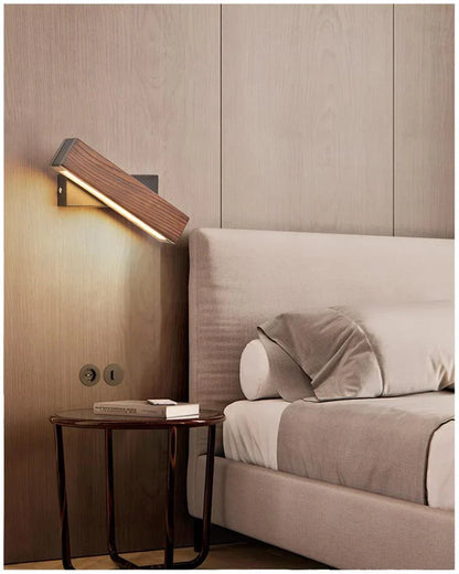 Nordlys wooden wall lamp – warm light in Nordic elegance