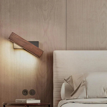 Nordlys wooden wall lamp – warm light in Nordic elegance
