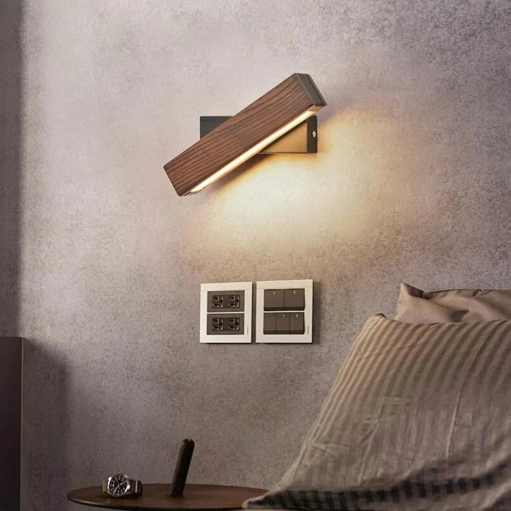 Nordlys wooden wall lamp – warm light in Nordic elegance
