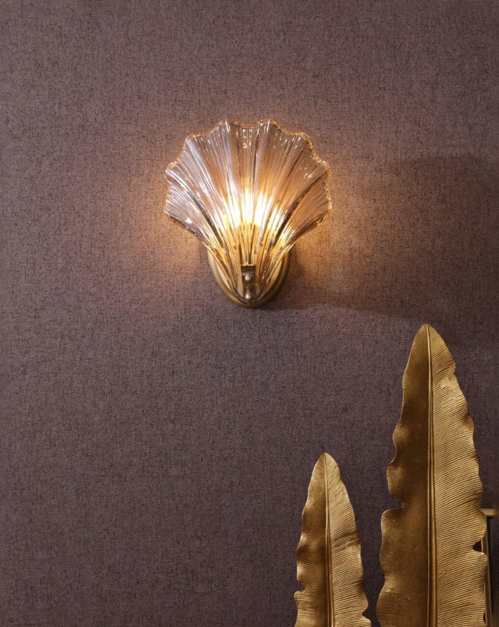 Pearl Shell Wall Lamp – sea-inspired elegance with warm light