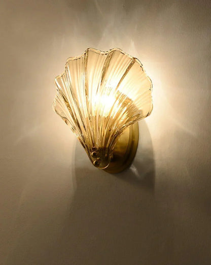 Pearl Shell Wall Lamp – sea-inspired elegance with warm light