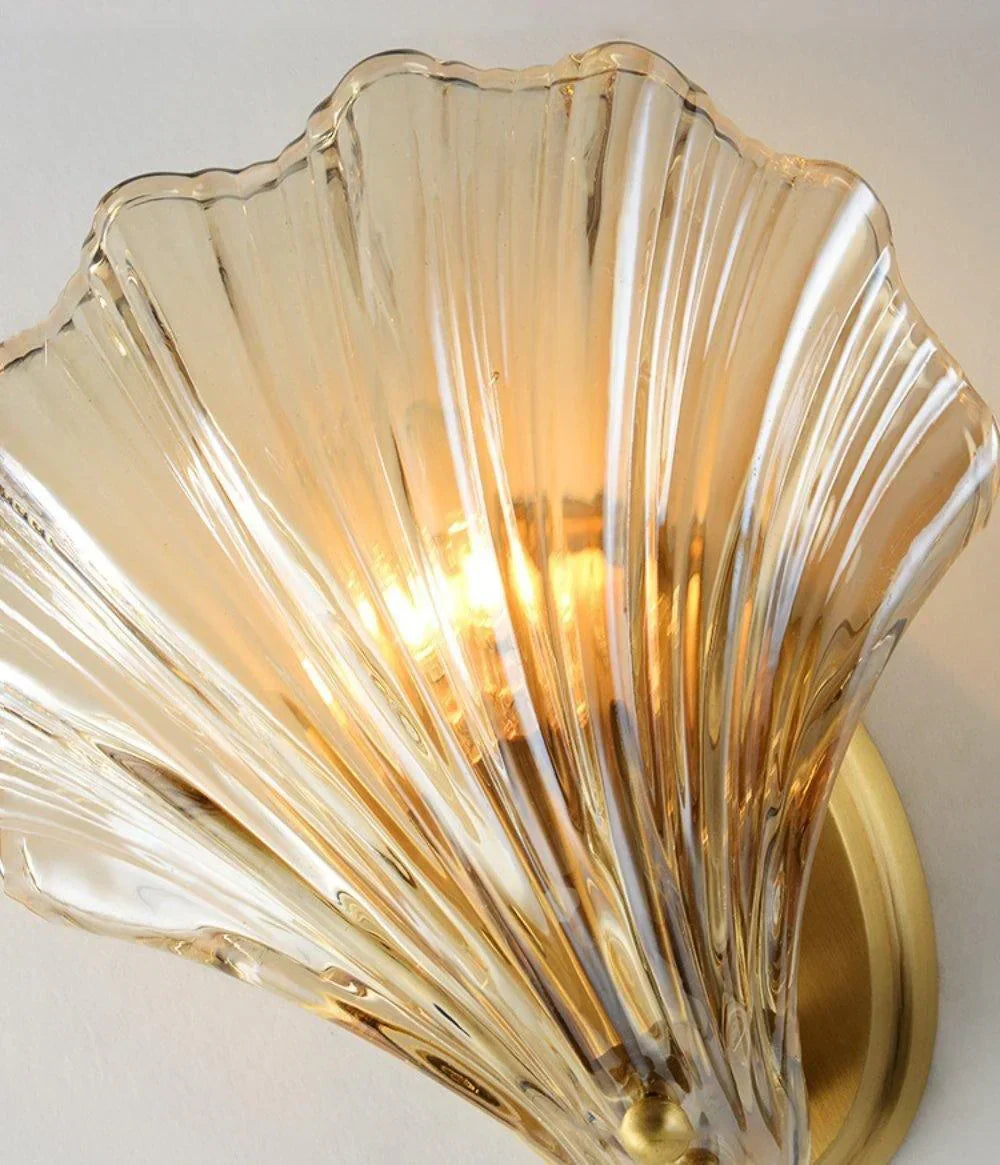Pearl Shell Wall Lamp – sea-inspired elegance with warm light