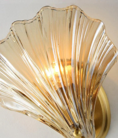 Pearl Shell Wall Lamp – sea-inspired elegance with warm light