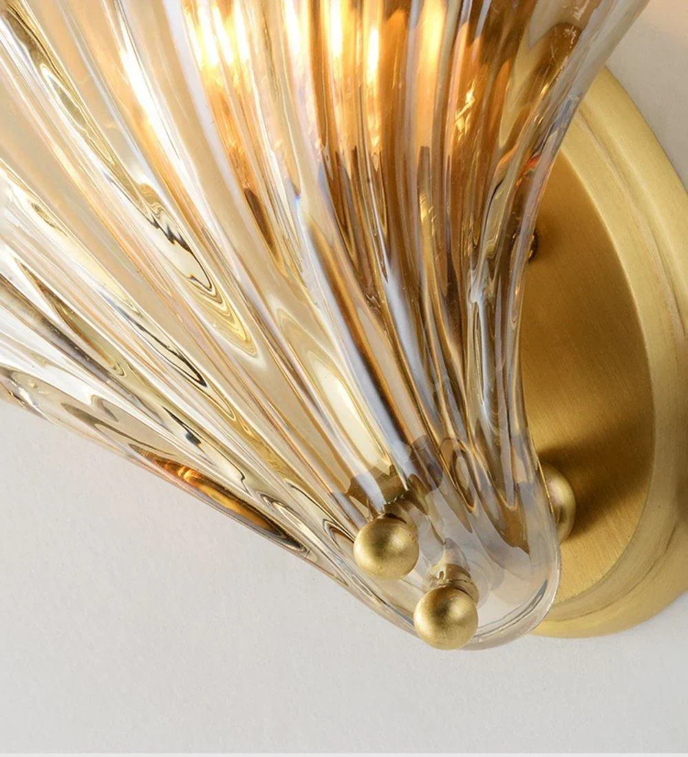 Pearl Shell Wall Lamp – sea-inspired elegance with warm light