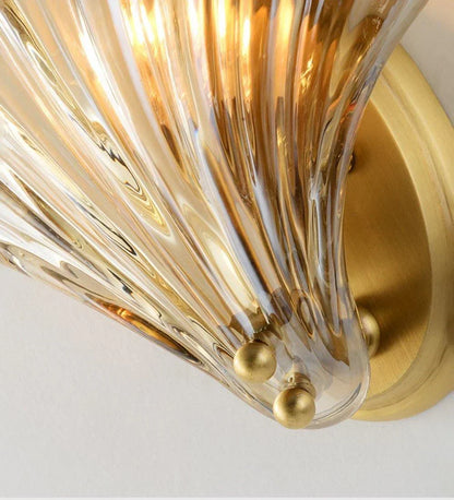 Pearl Shell Wall Lamp – sea-inspired elegance with warm light