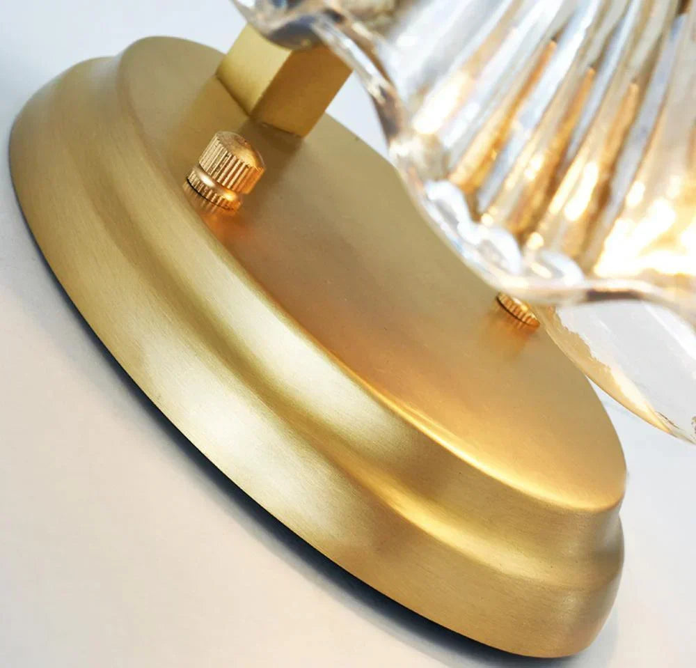 Pearl Shell Wall Lamp – sea-inspired elegance with warm light