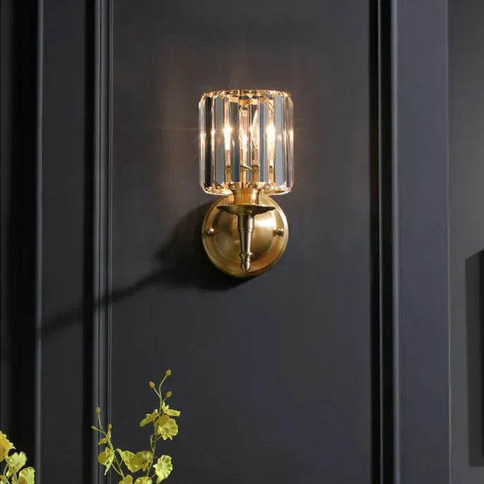 Crystal Glow Wall Lamp – exclusive elegance of crystal and gold
