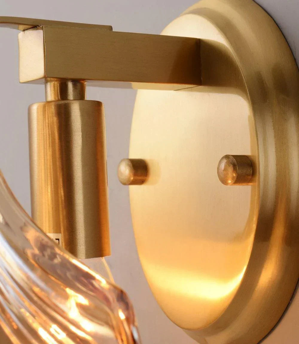 Pearl Shell Wall Lamp – sea-inspired elegance with warm light
