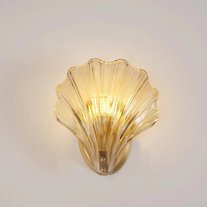 Pearl Shell Wall Lamp – sea-inspired elegance with warm light