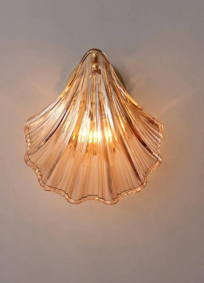 Pearl Shell Wall Lamp – sea-inspired elegance with warm light