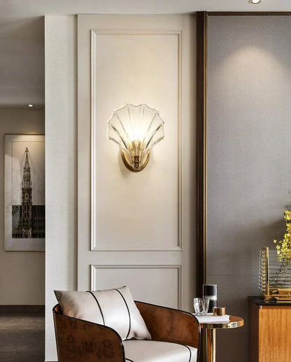 Pearl Shell Wall Lamp – sea-inspired elegance with warm light