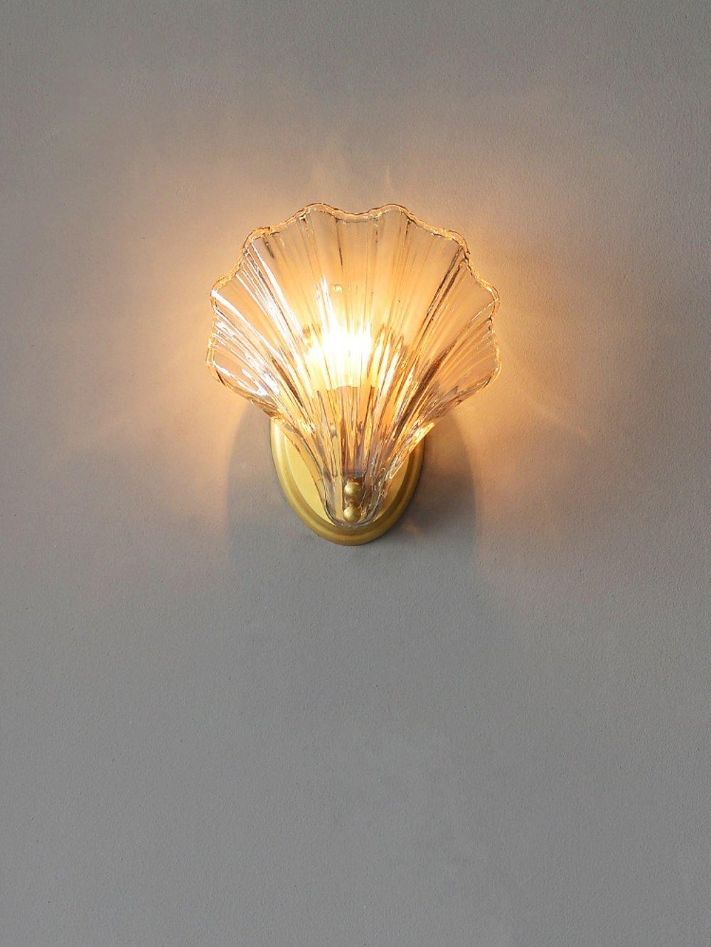 Pearl Shell Wall Lamp – sea-inspired elegance with warm light