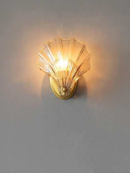 Pearl Shell Wall Lamp – sea-inspired elegance with warm light