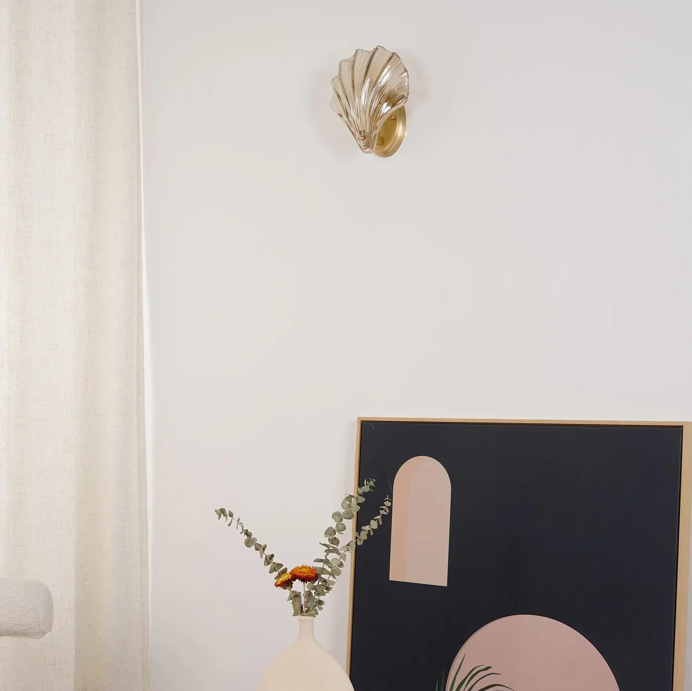 Pearl Shell Wall Lamp – sea-inspired elegance with warm light