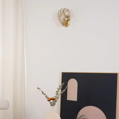 Pearl Shell Wall Lamp – sea-inspired elegance with warm light