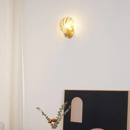 Pearl Shell Wall Lamp – sea-inspired elegance with warm light