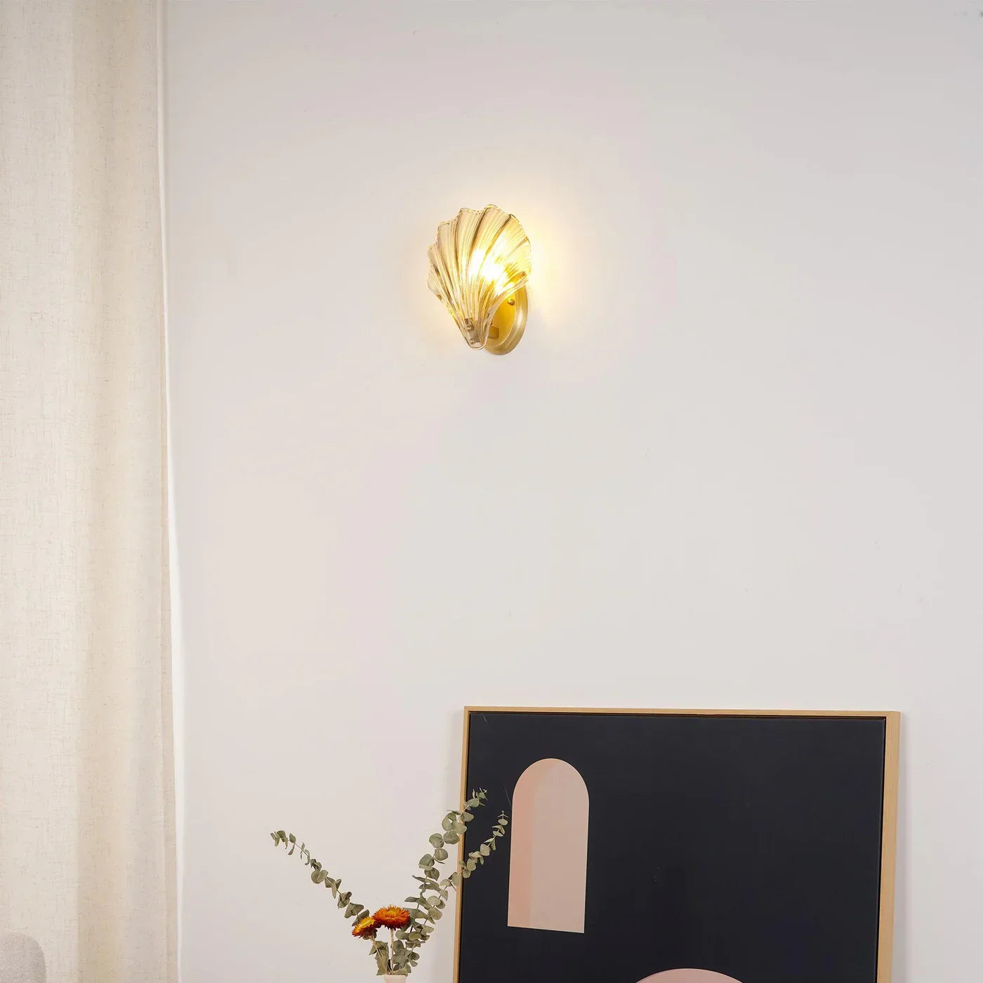 Pearl Shell Wall Lamp – sea-inspired elegance with warm light